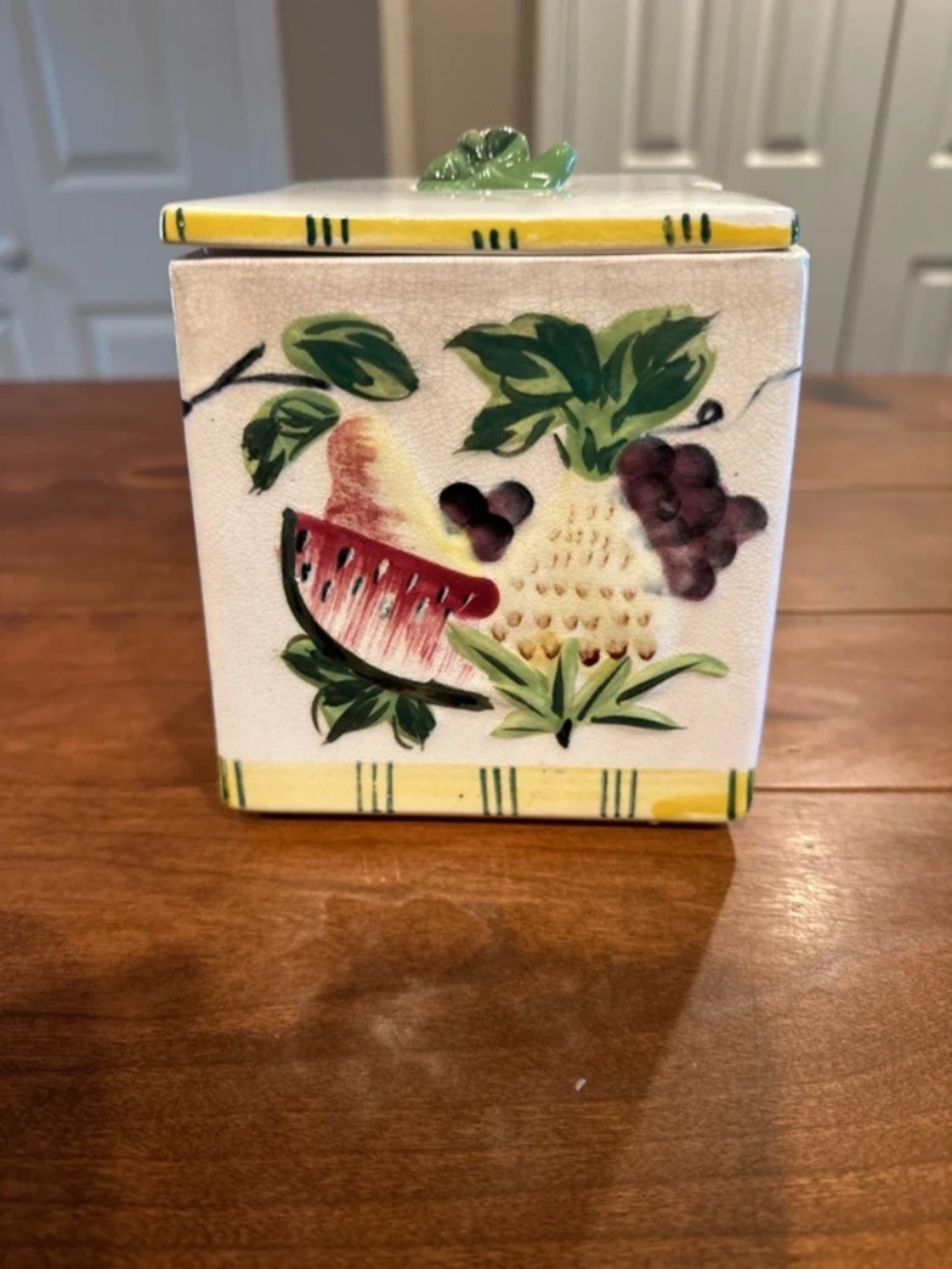 Vintage Ceramic Biscuit/Cracker/Cookie Canister Jar 5” x 5”